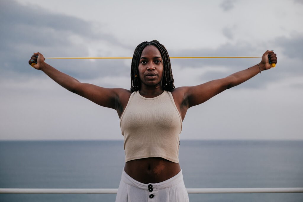 Mobilità Articolare Anziani: Esercizi per Mantenere Flessibilità e Autonomia | Ri-Hub