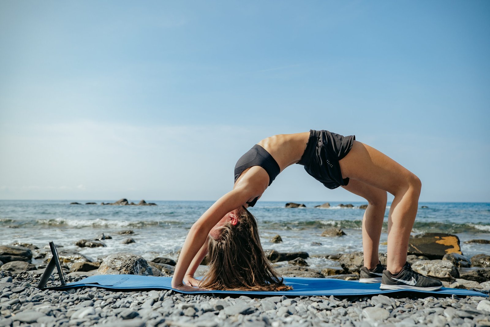 Esercizi per la Cervicale: Routine Quotidiana Anti-Dolore | Ri-Hub