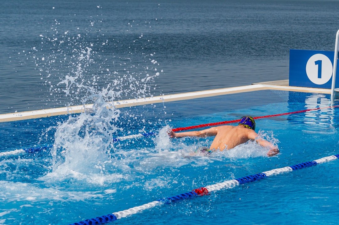 mal di schiena nuoto - Esercizi e rimedi | Ri-Hub