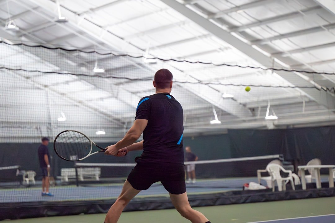 gomito del tennista prevenzione - Esercizi e rimedi | Ri-Hub